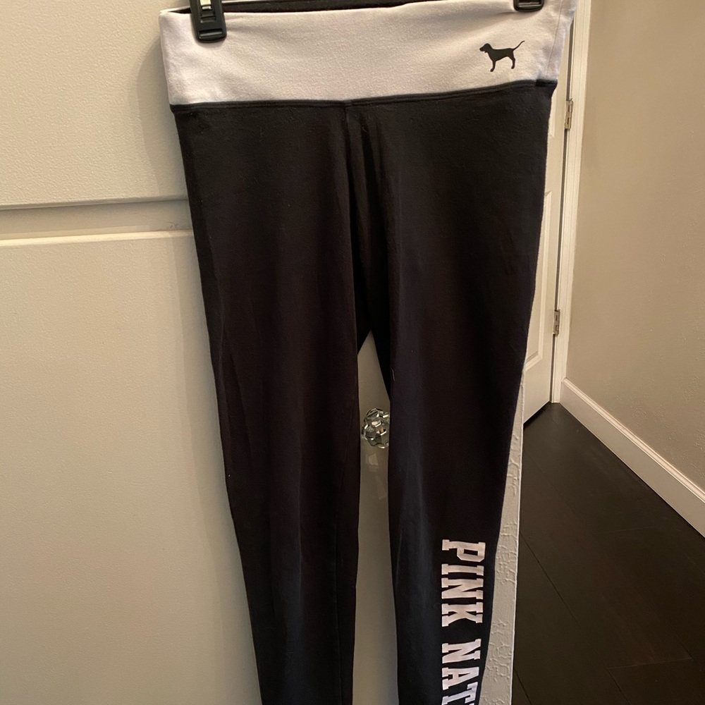 BLACK AND WHITE VICTORIA SECRET PINK LEGGINGS